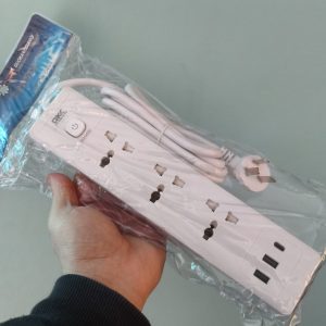 Zapatilla con 3 Tomas y 3 Puertos usb